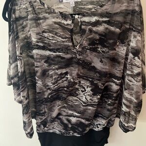 Jennifer Lopez Black and Gray Relaxed Graphic Blouse